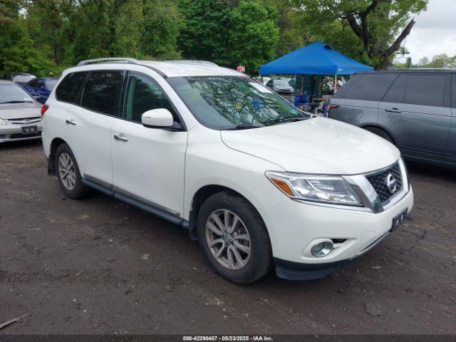  Salvage Nissan Pathfinder