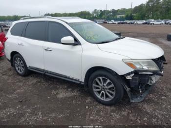  Salvage Nissan Pathfinder