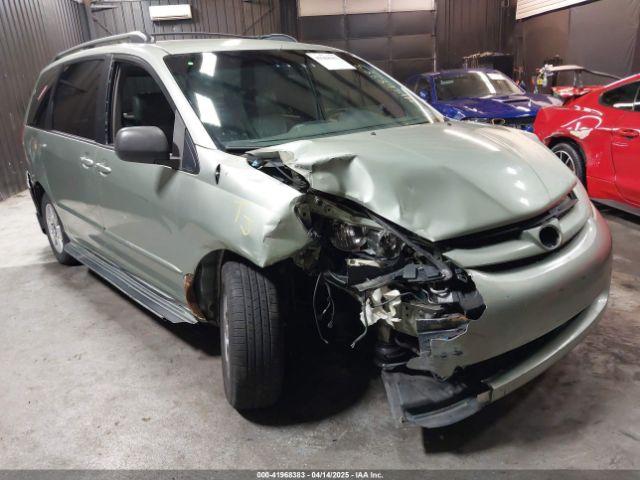  Salvage Toyota Sienna