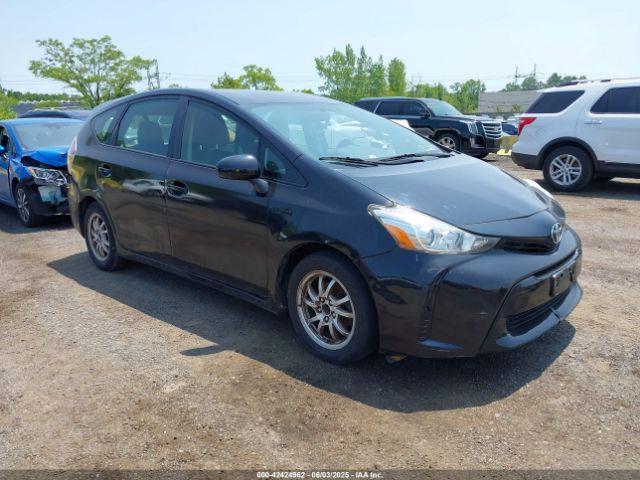  Salvage Toyota Prius v