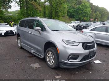  Salvage Chrysler Pacifica
