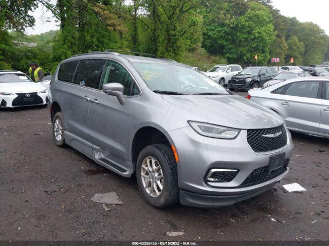  Salvage Chrysler Pacifica