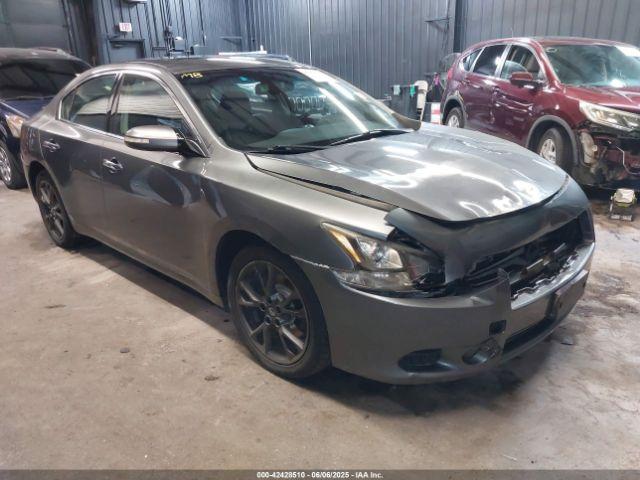  Salvage Nissan Maxima