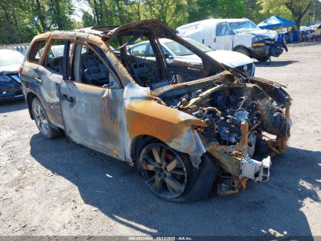  Salvage Nissan Pathfinder