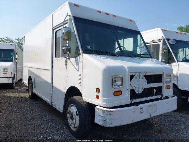  Salvage Freightliner Chassis