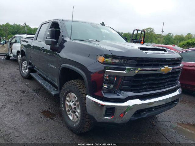  Salvage Chevrolet Silverado 2500