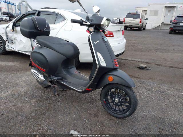  Salvage Vespa Primavera Sprint