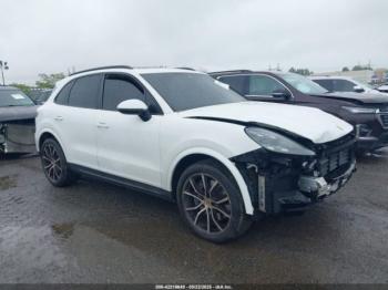  Salvage Porsche Cayenne