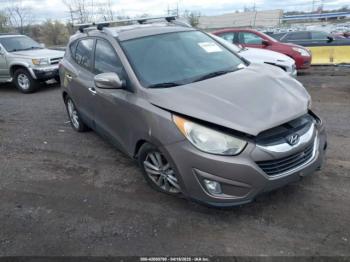  Salvage Hyundai TUCSON