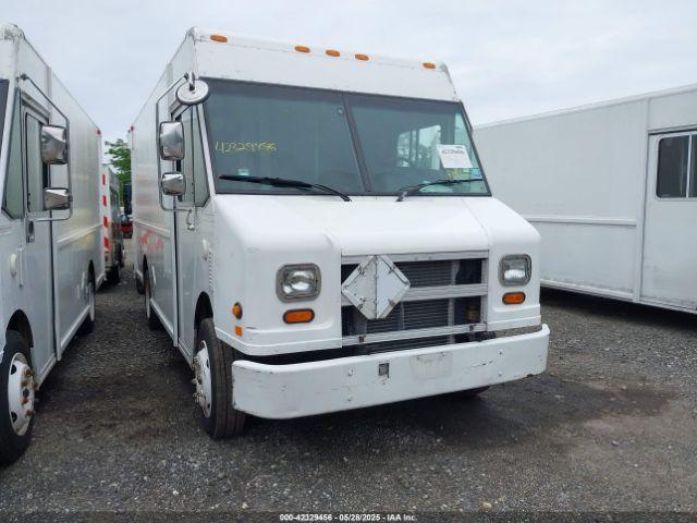  Salvage Freightliner Chassis