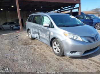  Salvage Toyota Sienna