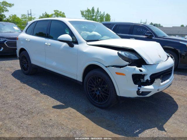  Salvage Porsche Cayenne