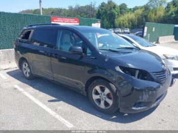 Salvage Toyota Sienna