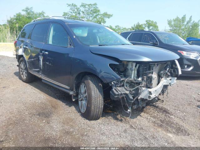  Salvage Nissan Pathfinder