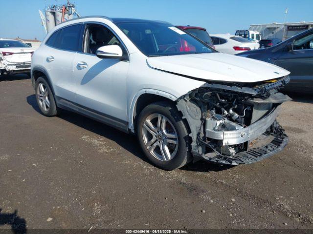  Salvage Mercedes-Benz GLA