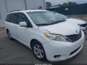  Salvage Toyota Sienna