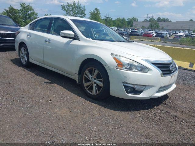  Salvage Nissan Altima