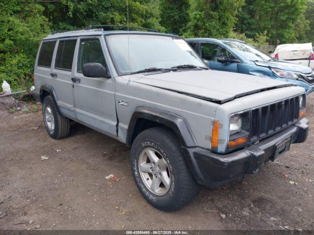  Salvage Jeep Cherokee