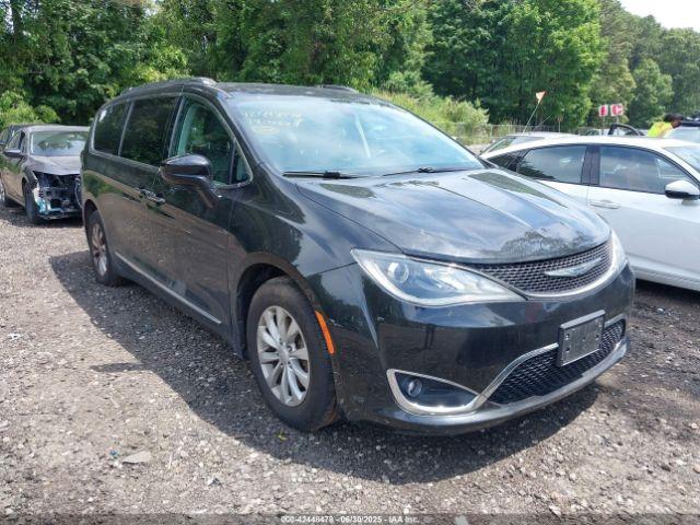  Salvage Chrysler Pacifica