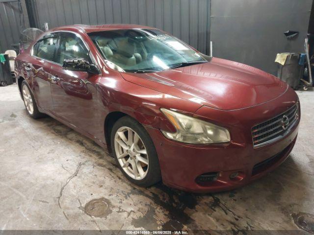  Salvage Nissan Maxima