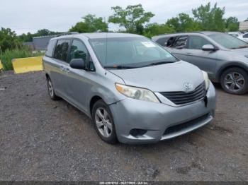  Salvage Toyota Sienna