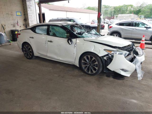 Salvage Nissan Maxima