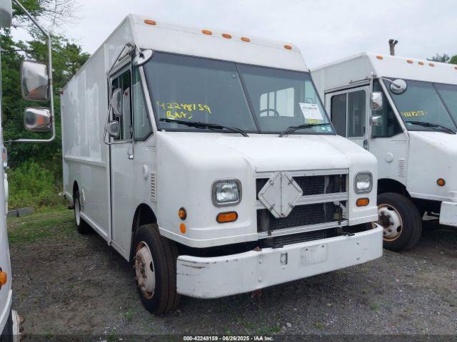  Salvage Freightliner Chassis