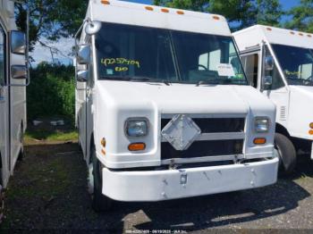  Salvage Freightliner Chassis