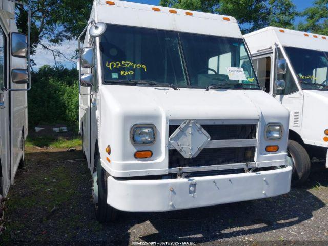  Salvage Freightliner Chassis