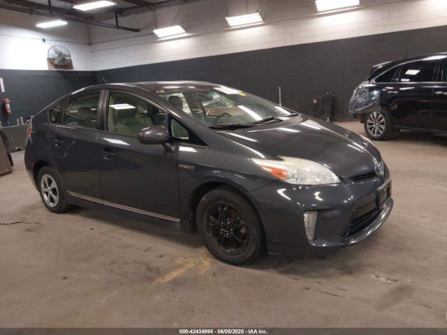  Salvage Toyota Prius