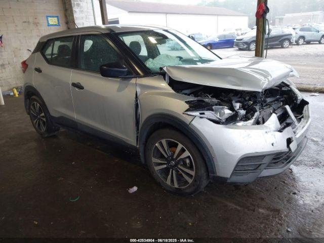  Salvage Nissan Kicks