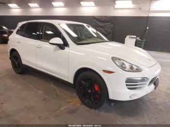  Salvage Porsche Cayenne