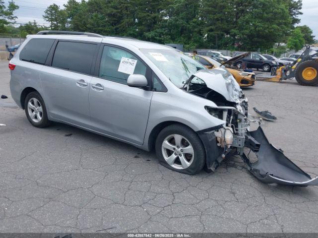  Salvage Toyota Sienna