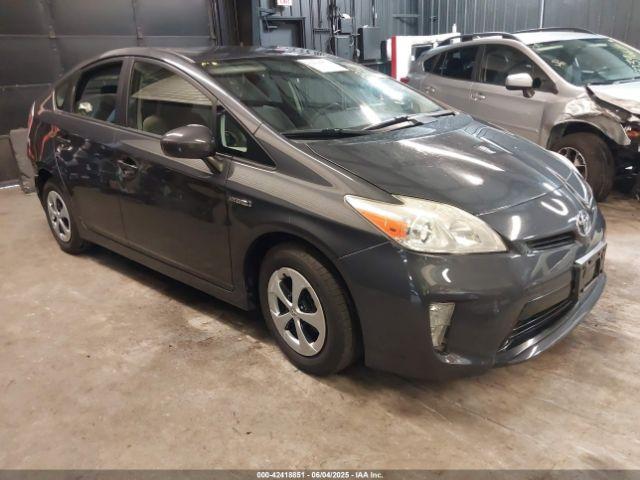  Salvage Toyota Prius