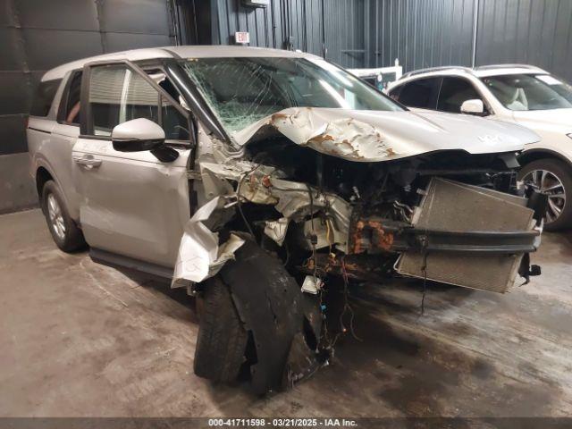  Salvage Kia Carnival