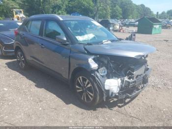  Salvage Nissan Kicks