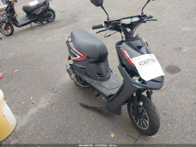  Salvage Razor Scooter