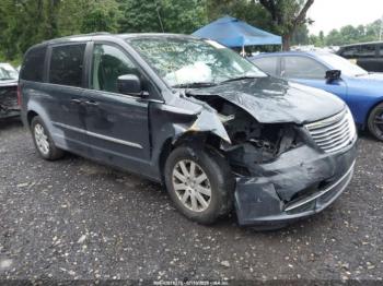  Salvage Chrysler Town & Country