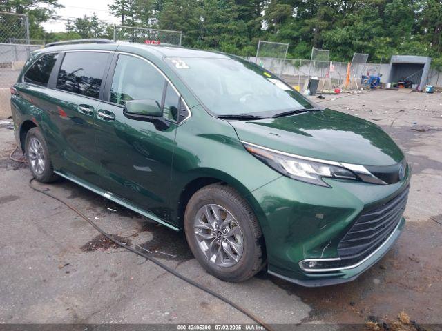  Salvage Toyota Sienna