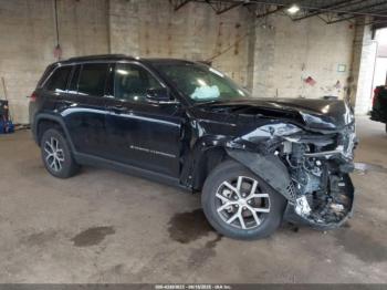  Salvage Jeep Grand Cherokee