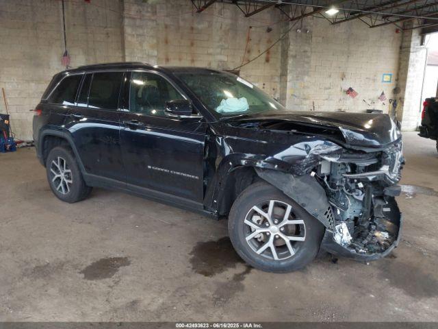  Salvage Jeep Grand Cherokee