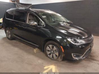  Salvage Chrysler Pacifica