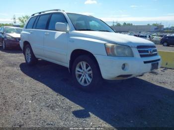  Salvage Toyota Highlander