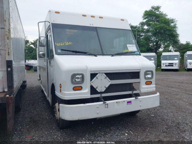  Salvage Freightliner Chassis