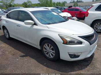  Salvage Nissan Altima