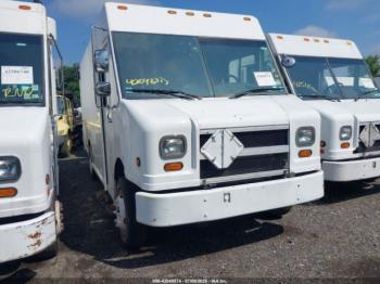  Salvage Freightliner Chassis