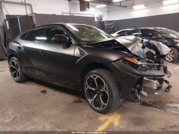  Salvage Lamborghini Urus