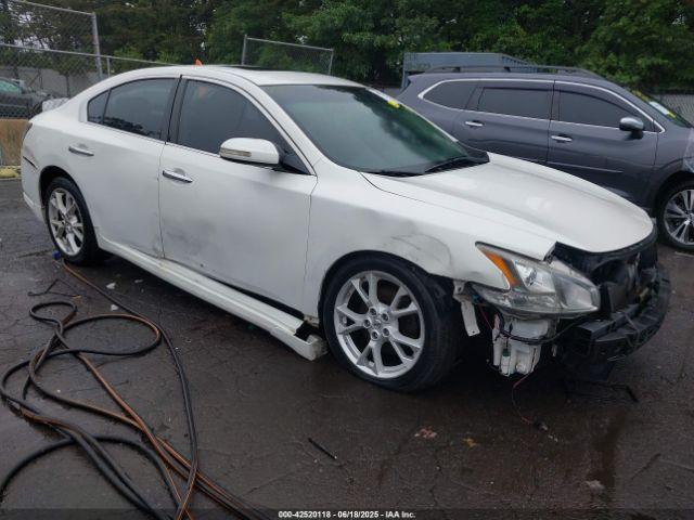  Salvage Nissan Maxima