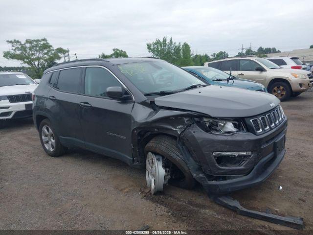  Salvage Jeep Compass