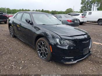  Salvage Chrysler 300